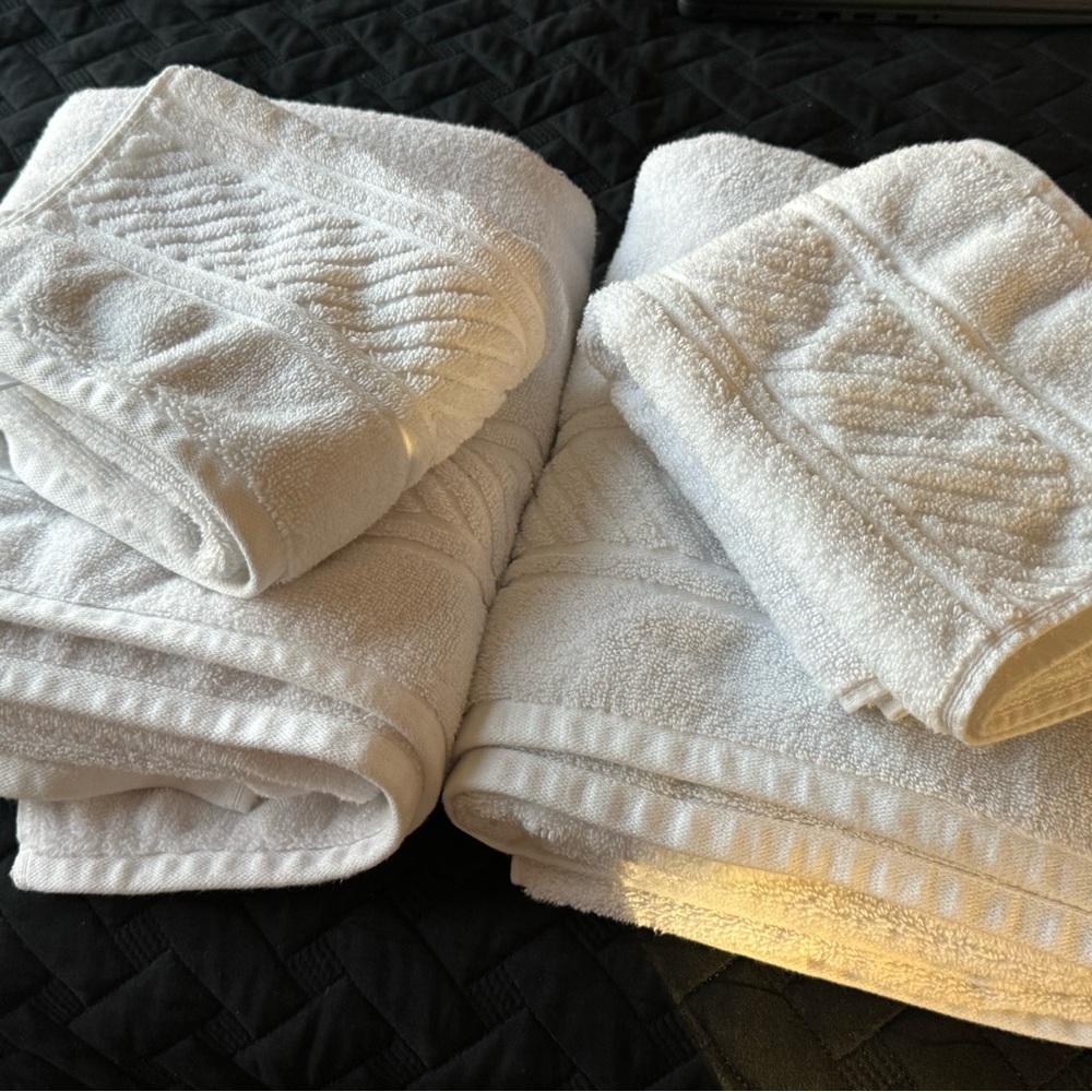 4pc White Towels❄️